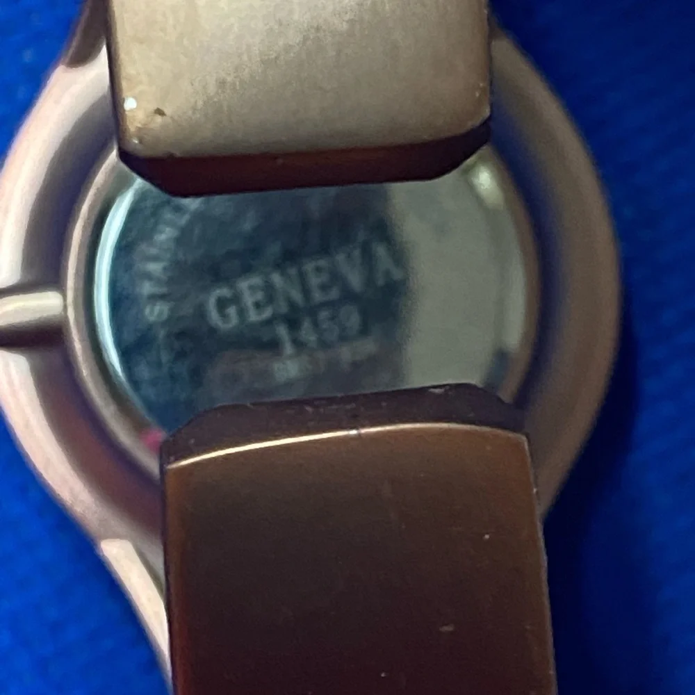 Boutique Watch - Picture 2 of 5